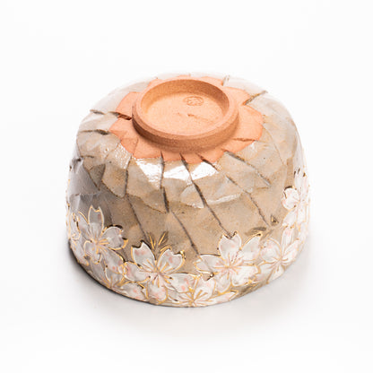 抹茶碗　黒陶金彩 桜絵　俊山窯 KOTOPOTTER