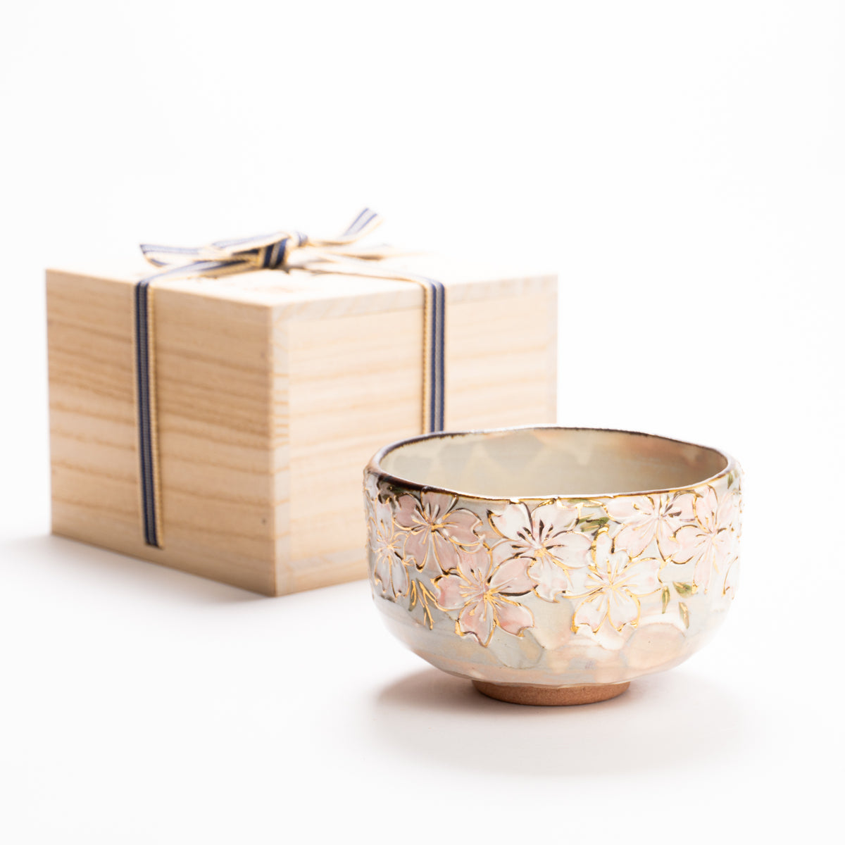 抹茶碗　イッチン金彩 桜絵　俊山窯 KOTOPOTTER