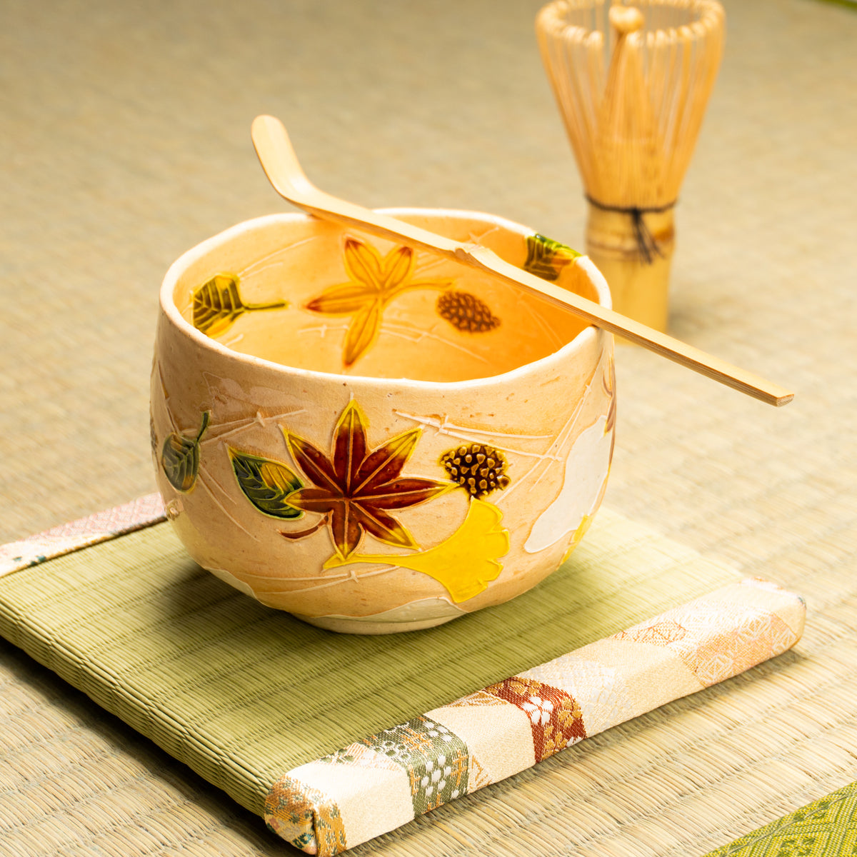 抹茶碗　淡桃交趾"月下に桜に鹿"　一如 KOTOPOTTER