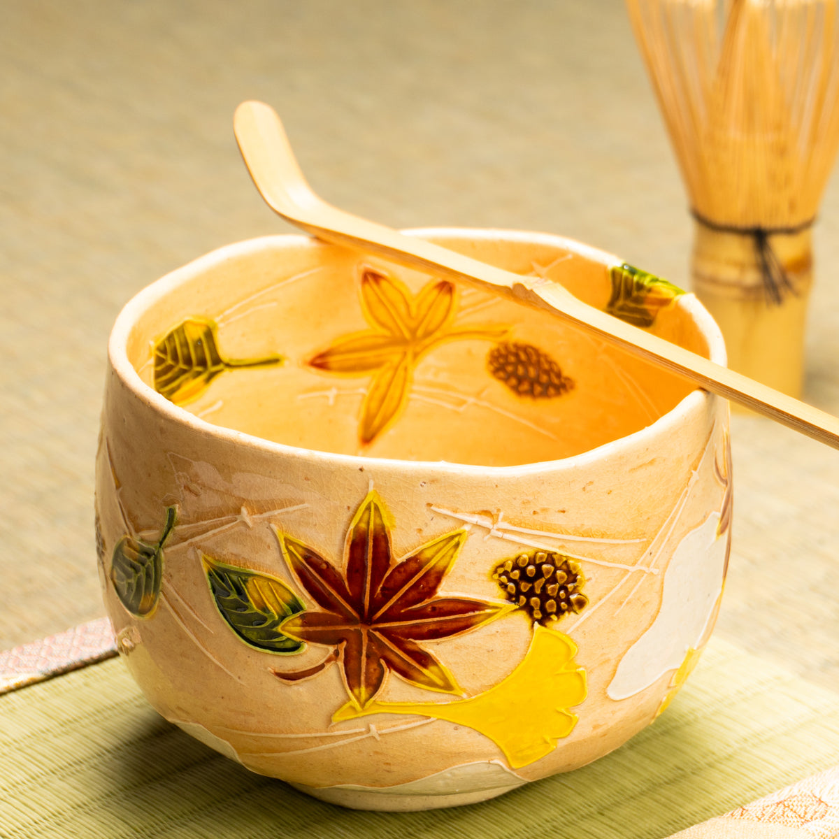 抹茶碗　淡桃交趾"月下に桜に鹿"　一如 KOTOPOTTER