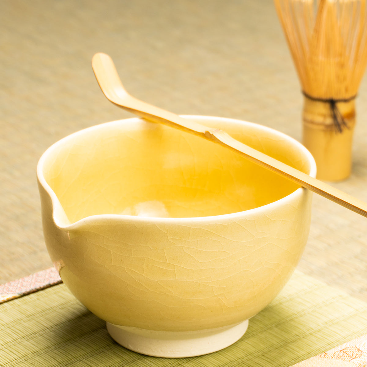 片口抹茶碗　黄瓷　大日窯 KOTOPOTTER