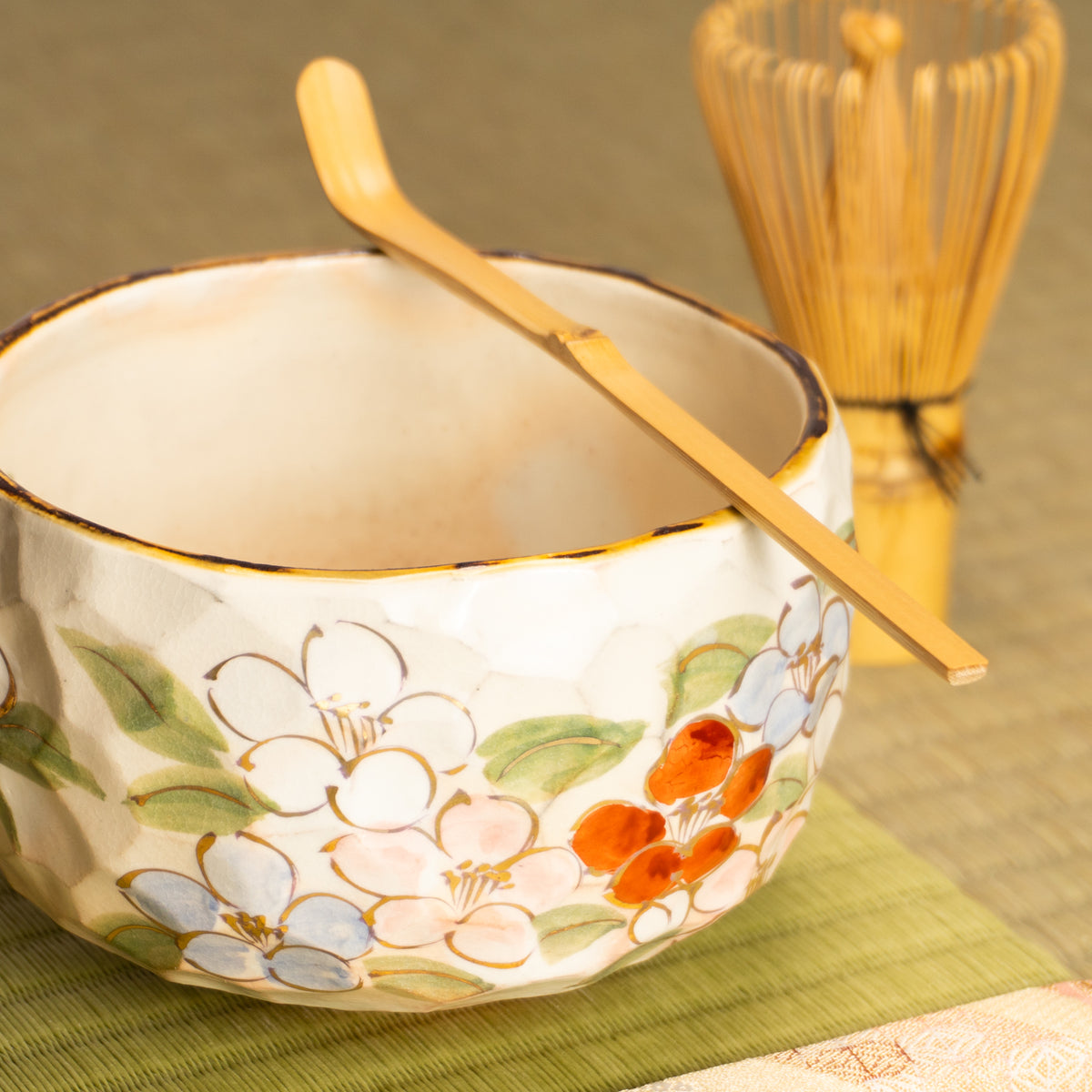 抹茶碗　色絵 椿之図　俊山窯 KOTOPOTTER