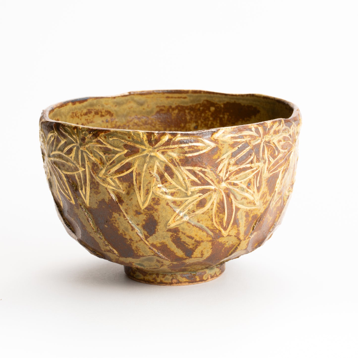 抹茶碗　イラボ金彩"楓図"B　俊山窯 KOTOPOTTER