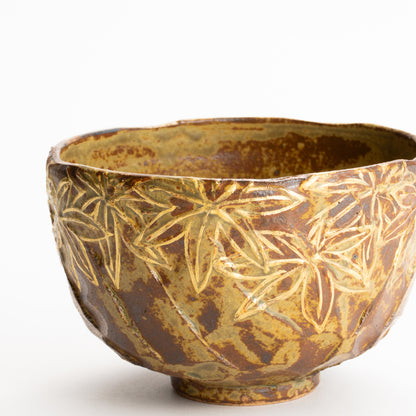 抹茶碗　イラボ金彩"楓図"B　俊山窯 KOTOPOTTER