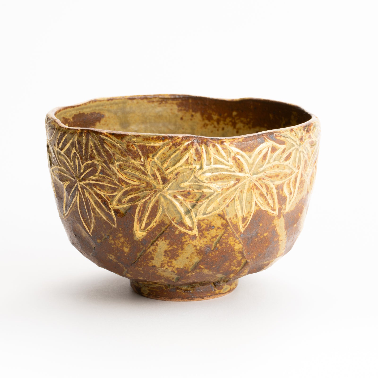 抹茶碗　イラボ金彩"楓図"B　俊山窯 KOTOPOTTER
