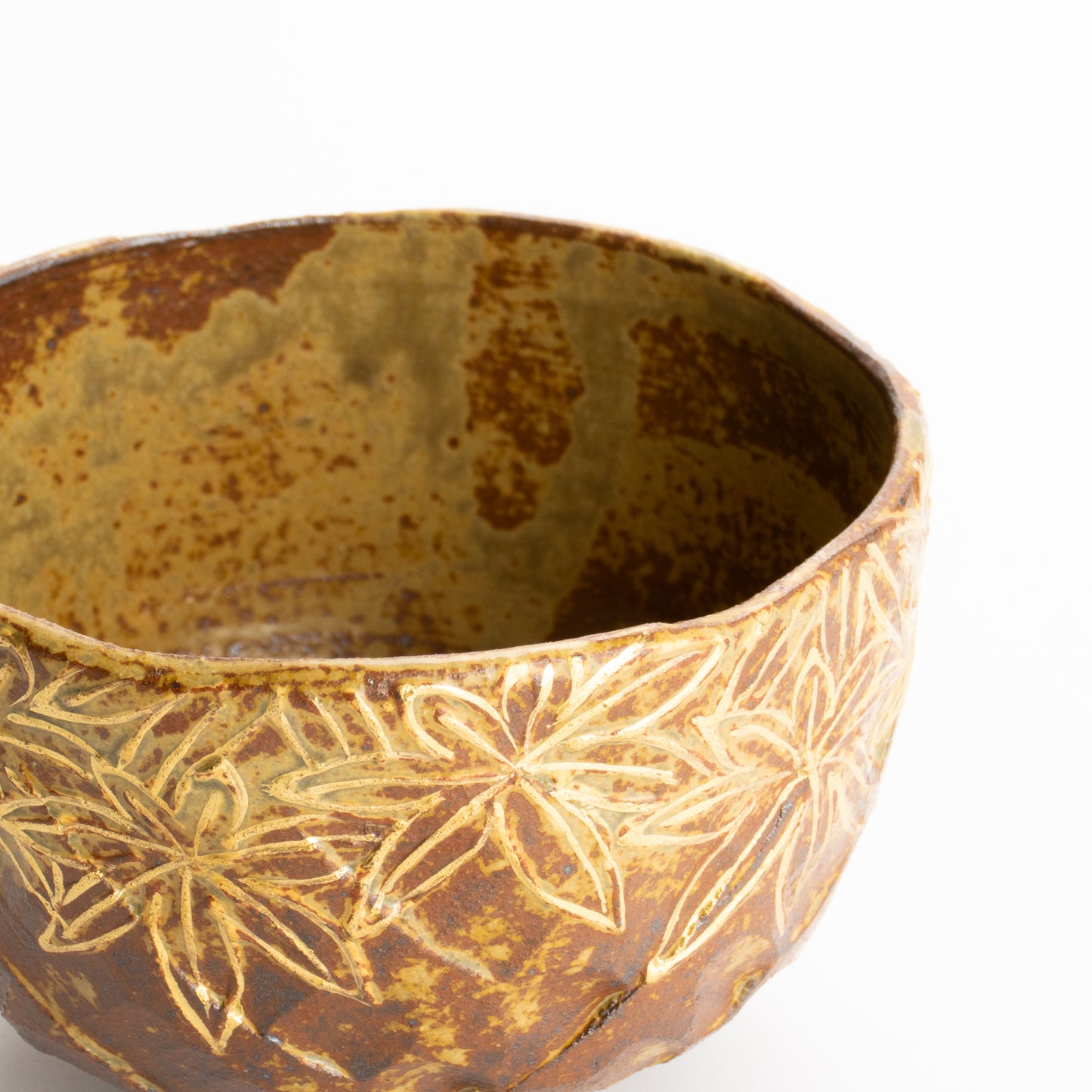 抹茶碗　イラボ金彩"楓図"B　俊山窯 KOTOPOTTER