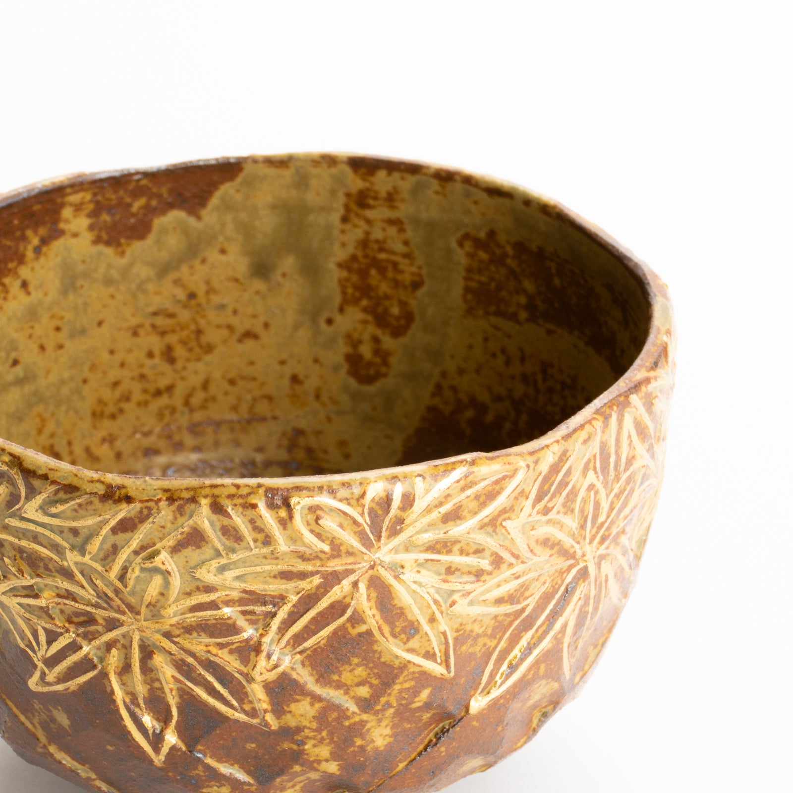 抹茶碗　イラボ金彩"楓図"B　俊山窯 KOTOPOTTER
