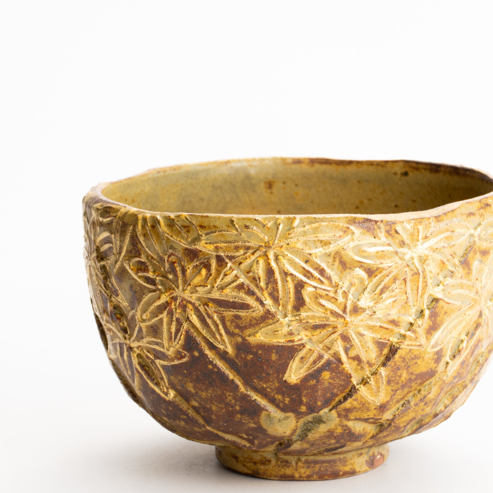 抹茶碗　イラボ金彩"楓図"A　俊山窯 KOTOPOTTER
