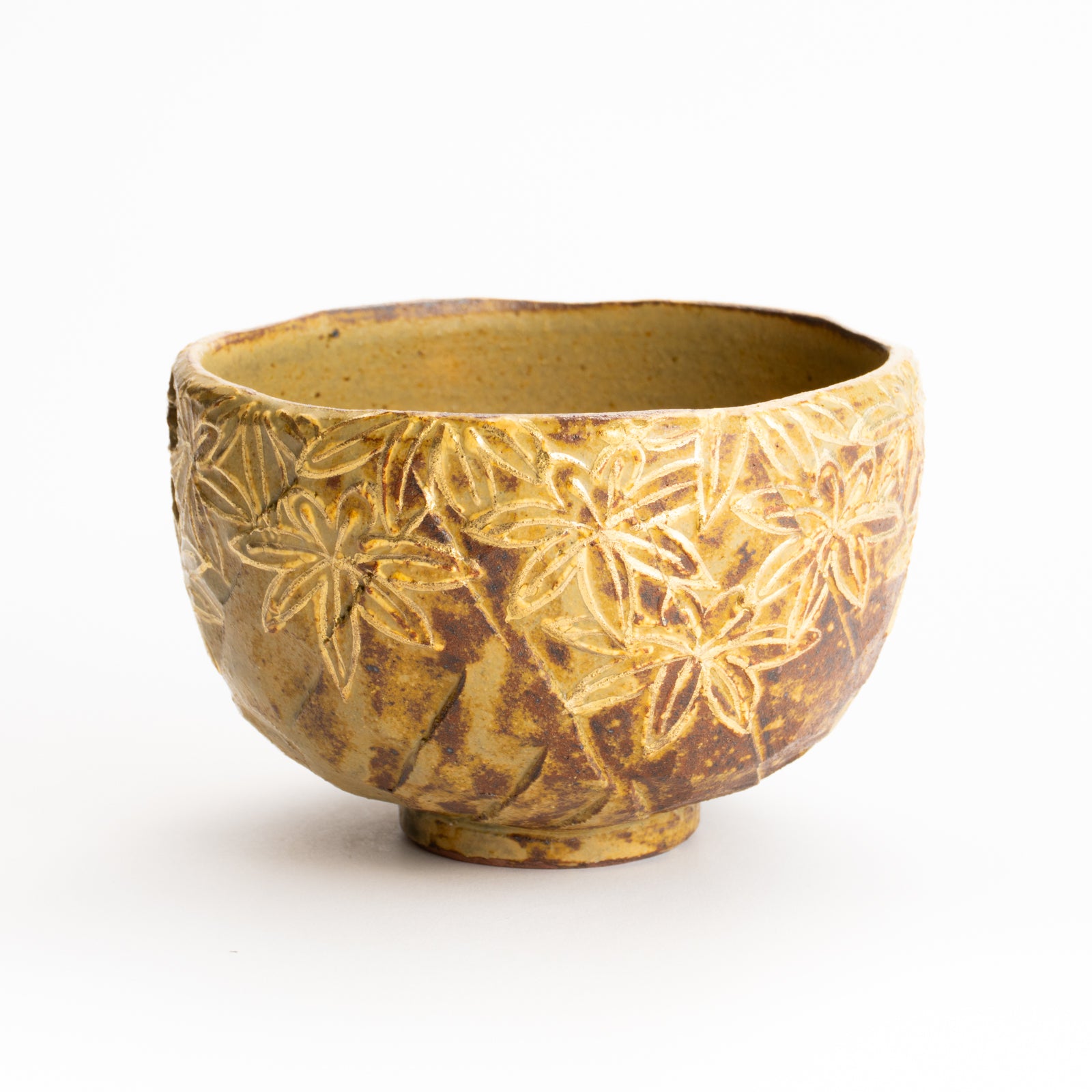 抹茶碗　イラボ金彩"楓図"A　俊山窯 KOTOPOTTER