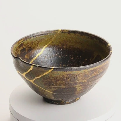 中村亮司设计的柿叶釉抹茶碗“金色图案”