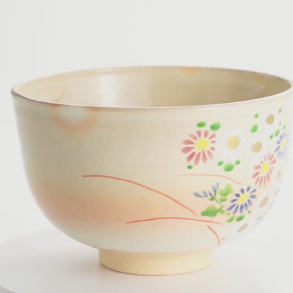 抹茶碗　色絵菊　亨