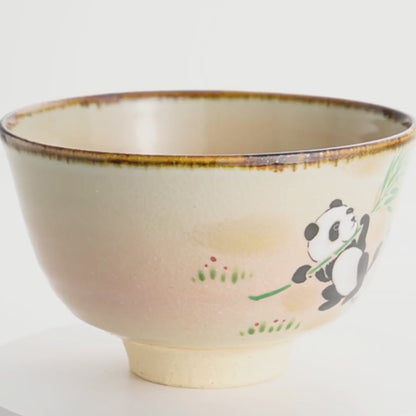安德库窑出品的抹茶碗，熊猫造型。 
