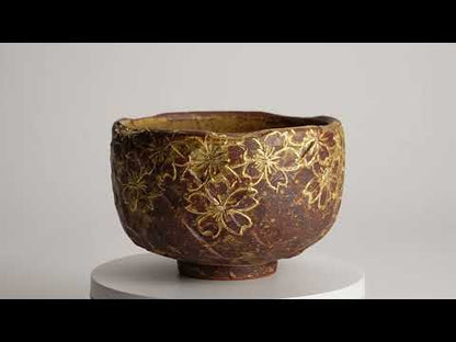 抹茶碗　イラボ金彩"桜之図"　俊山窯