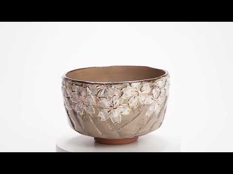 京都 清水焼】抹茶碗 黒陶金彩 桜絵 俊山窯｜コトポッター
