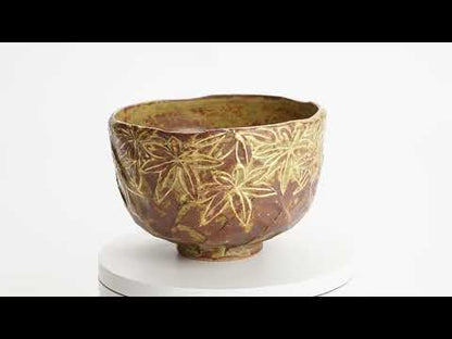抹茶碗　イラボ金彩"楓図"A　俊山窯