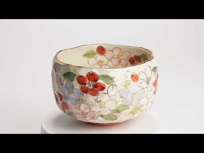 抹茶碗　色絵 椿之図　俊山窯