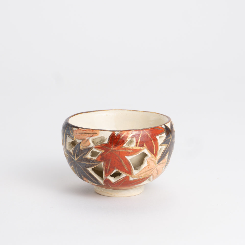 透かしぐい呑　紅葉　俊山窯 - Handcrafted Japanese pottery from Kyoto - Kyo ware / Kiyomizu ware.